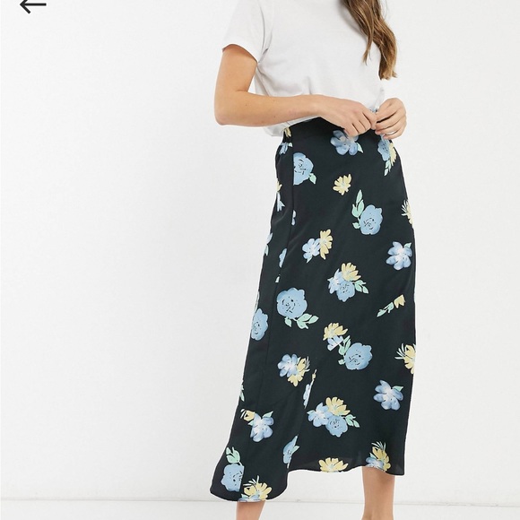 Midi Skirt w Blue Floral Print Silky - Picture 1 of 4